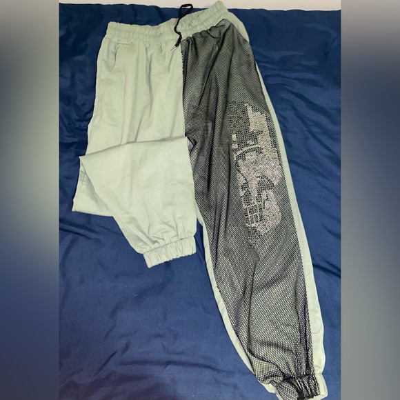 Two piece outfit skull design - Picture 2 of 2